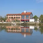 مزرعة للإقامة La Barena *